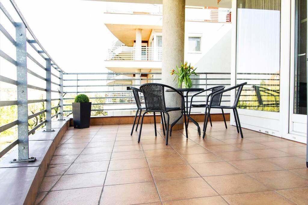 Vip Mini Resort,Private Parking & Balcony Budapest Bagian luar foto