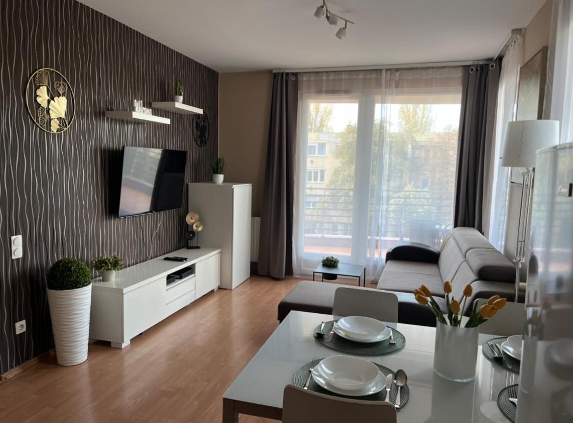 Vip Mini Resort,Private Parking & Balcony Budapest Bagian luar foto