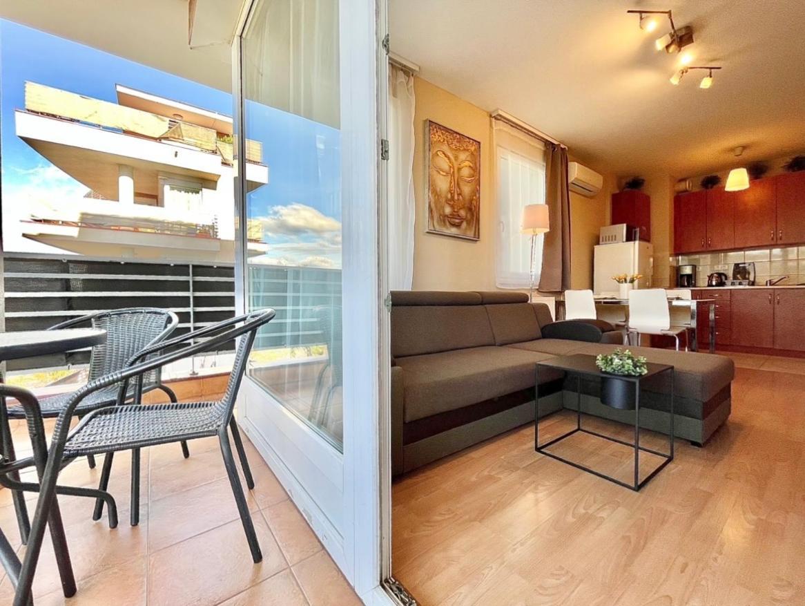 Vip Mini Resort,Private Parking & Balcony Budapest Bagian luar foto